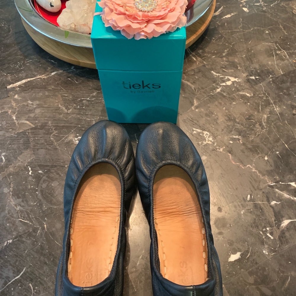 TIEKS-Women size 7-Black Matte